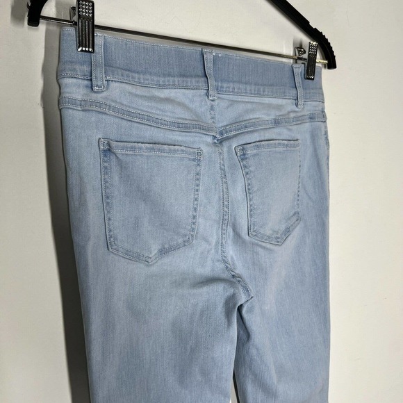 Spanx Sz MP but more like a SP or XS Petite Flare Pull On Jeans Light Wash - Picture 5 of 12